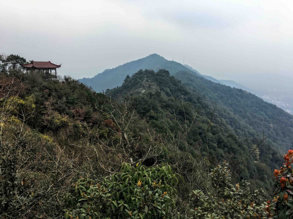 Chemin des crêtes au dessus de Longjing