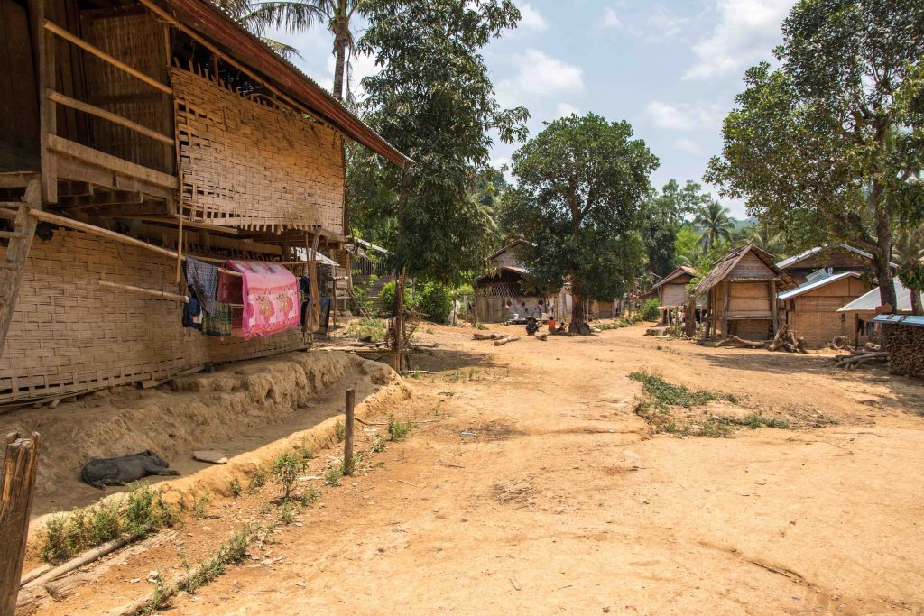 villages traditionnels à côté de Muong Ngoi
