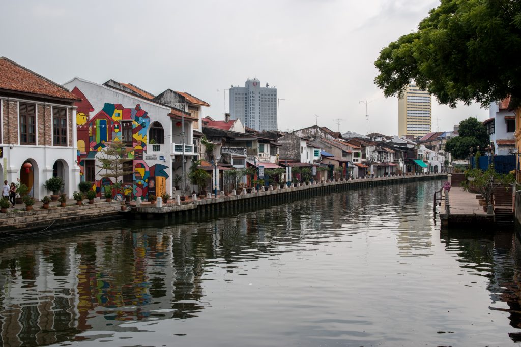 Canal qui traverse Melaka et lui donne un air de Venise