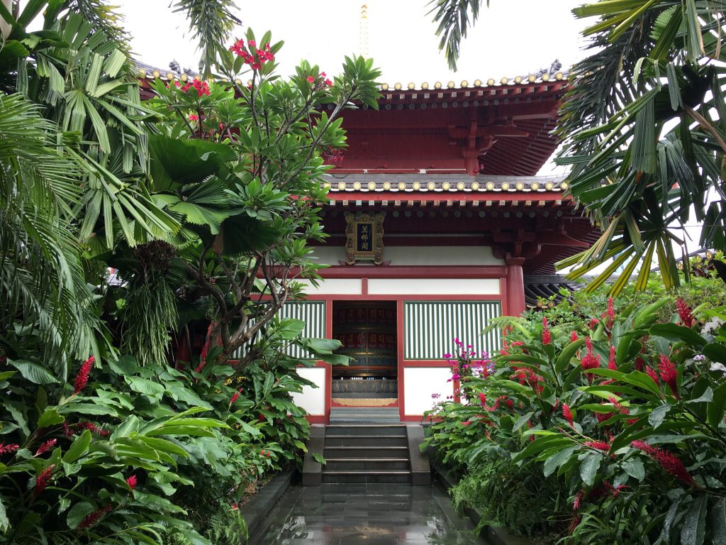 roof of the Buddhist temple in Singapore