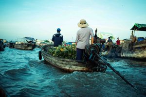 marché flottant de Can Tho dans le delta du Mékong au Vietnam