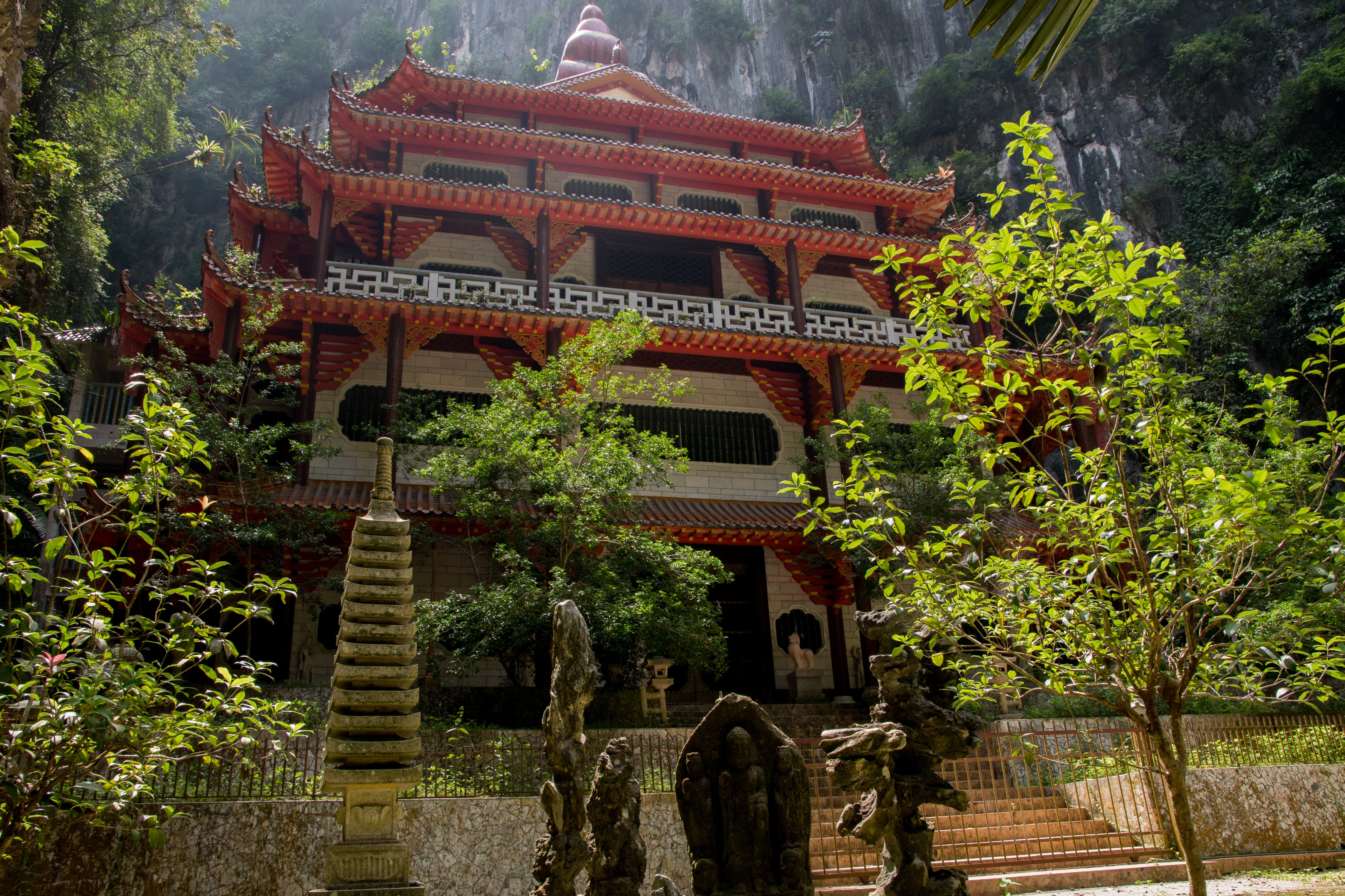 temple de Sam Poh Tong à côté de Ipoh en Malaisie