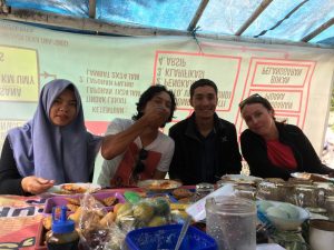 petit déjeuner dans les rues de Yogyakarta avec Andy et sa fille